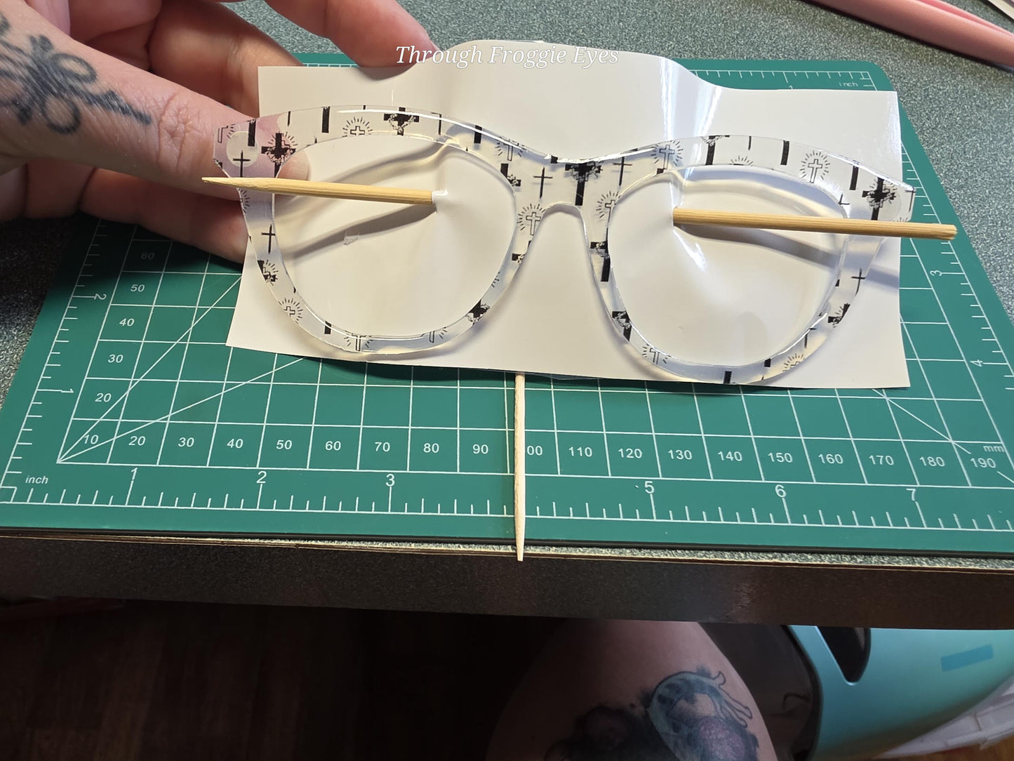 Crosses BW frame topper for Pair frames